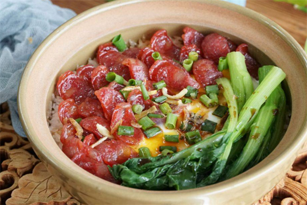 小滋煲仔饭