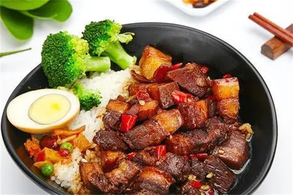 憨妮卤肉饭