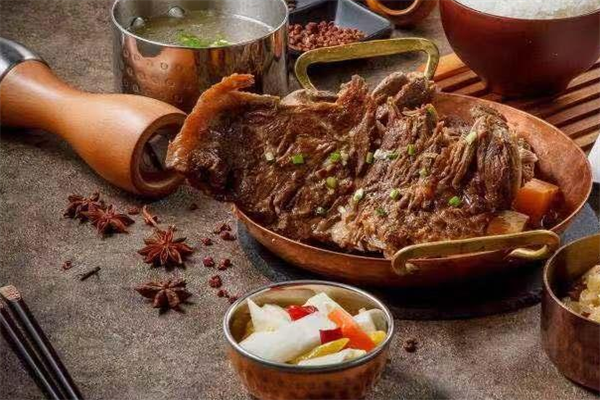 二师兄的脊梁骨头饭
