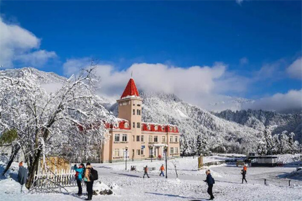 西岭雪山滑雪场加盟