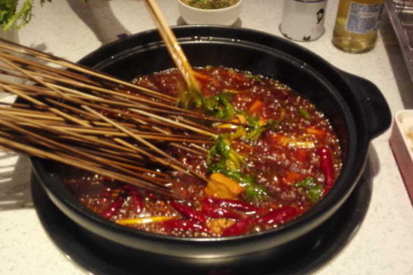 让签签飞串串香