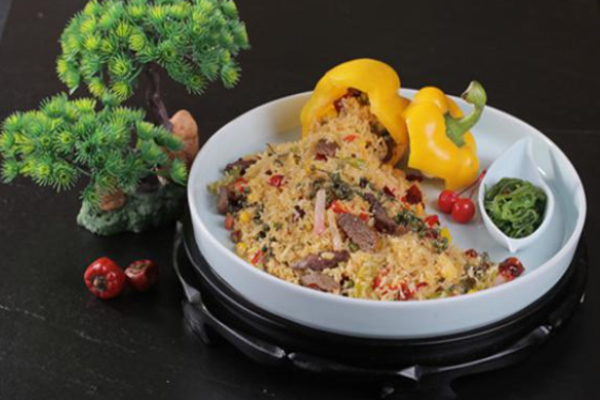 炒饭很嗨易拉罐茶油炒饭