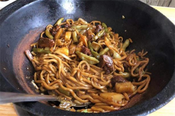杜记铁锅焖面