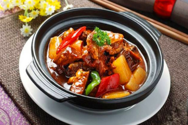 魏小宝黄焖鸡米饭