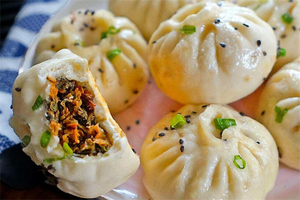 沁缘包子