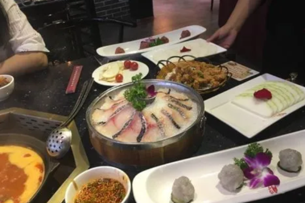 巴实火锅加盟