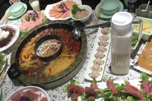 鼎卦老火锅加盟