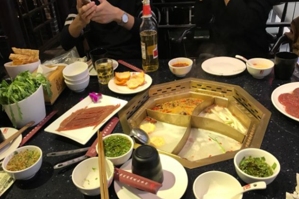 巴实火锅加盟