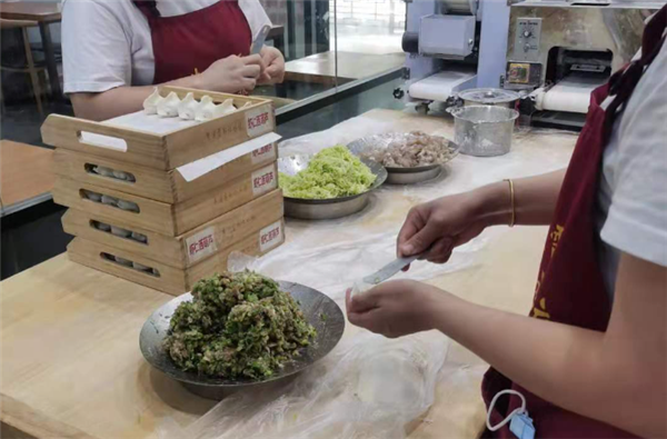 牛运霞水饺