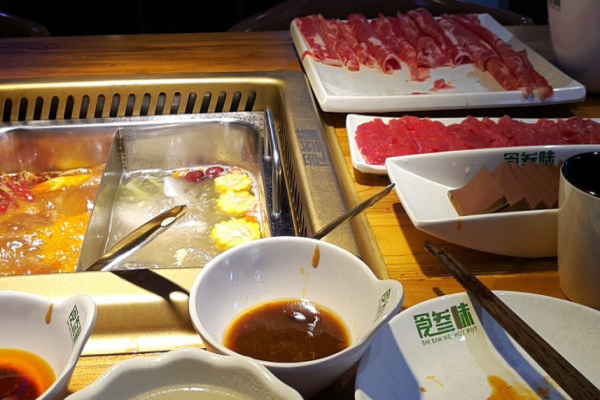 食叁味火锅加盟