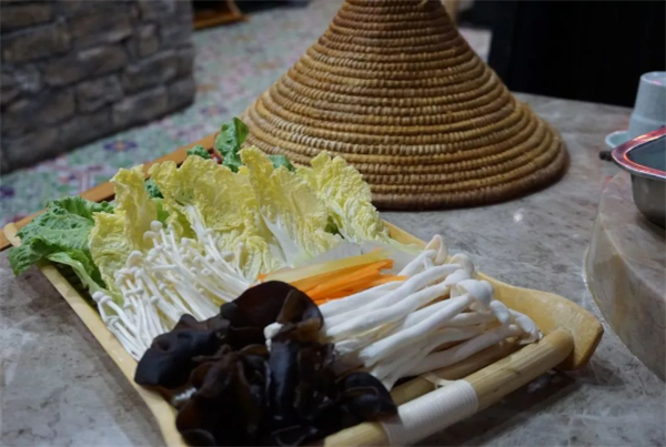 颠婆婆石锅鱼