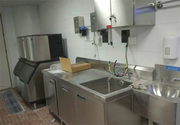 中萃不锈钢燃气厨具