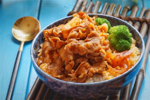极味肥牛饭加盟