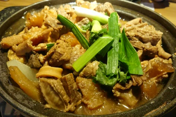 牛小灶牛腩牛杂煲加盟