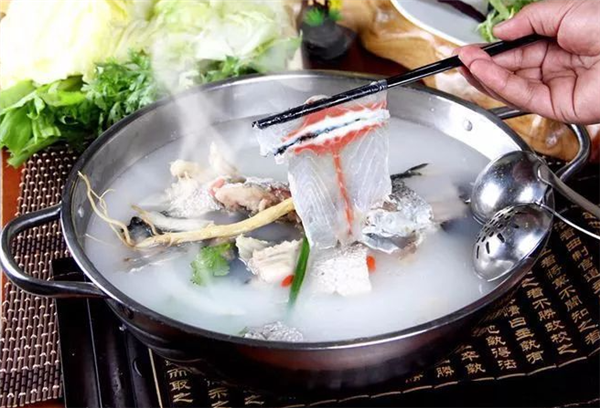 佳鱼居斑鱼火锅