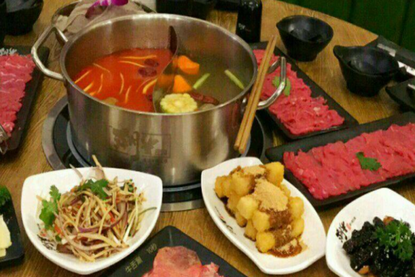 潮牛庄园鲜牛肉火锅加盟