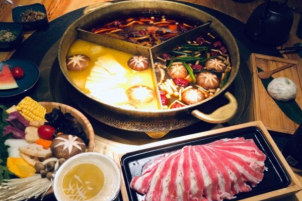 耍牛满鲜牛肉火锅加盟