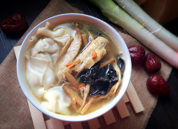 莉姐馄饨和乌鸡米线加盟