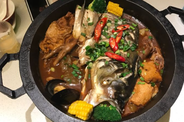 锅影铁锅鱼头加盟