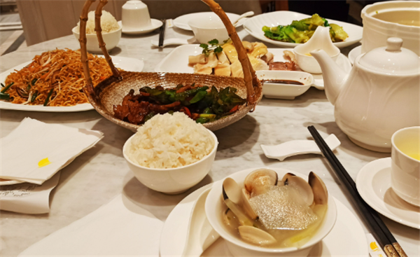 粤来粤旺港式茶餐厅