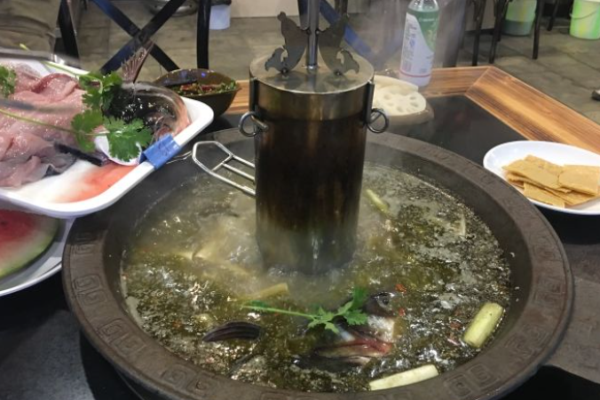 侨巴儿鱼火锅加盟
