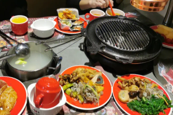 探烧自助烤肉火锅加盟