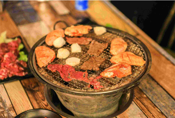 肉三两·泥炉烤肉