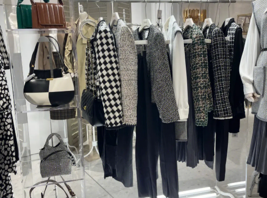 enjoy服装店