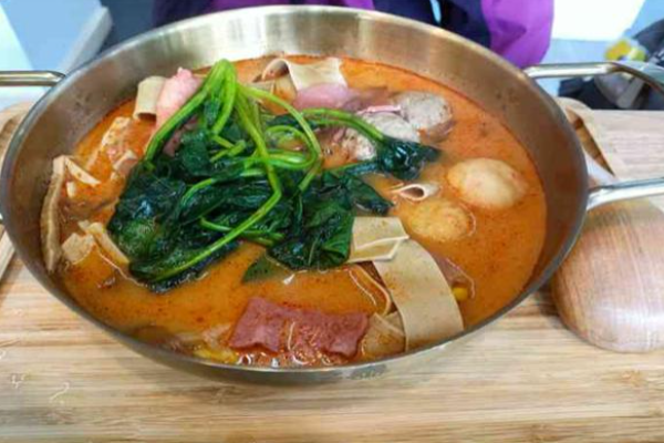 向之泰泰式麻辣烫加盟