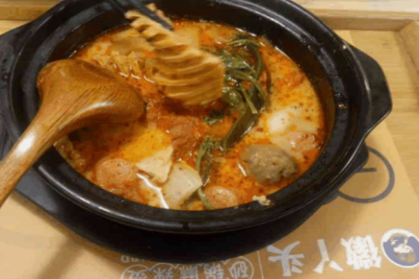 徽丫头砂锅麻辣烫加盟