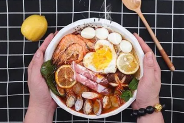 小囧象麻辣烫加盟