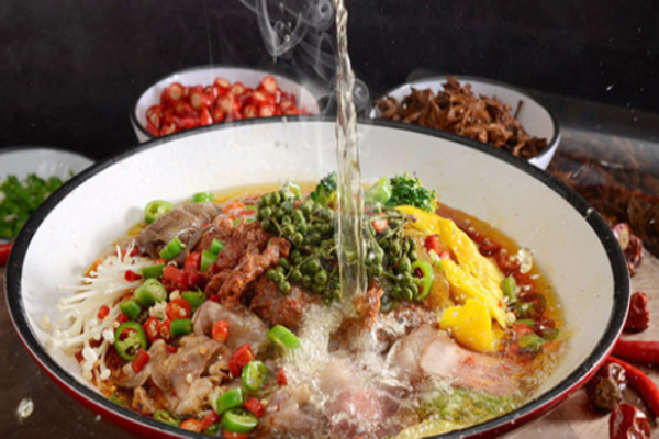 牛八秒油泼冒菜加盟