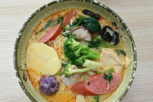 麦昆麻辣烫加盟