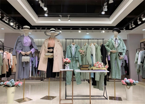 诺漫莉莎服装