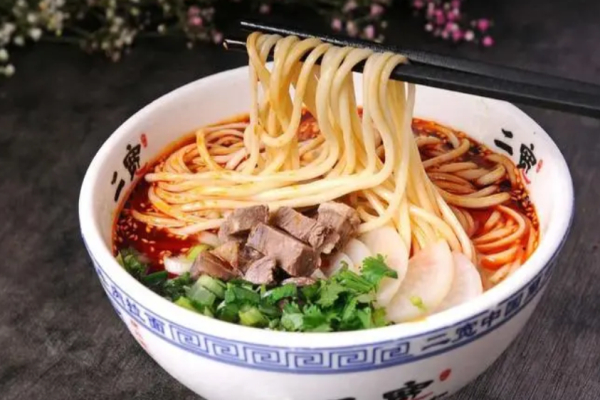 二宽牛肉拉面加盟