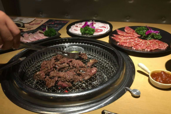 吴三喜川味炭火烤肉