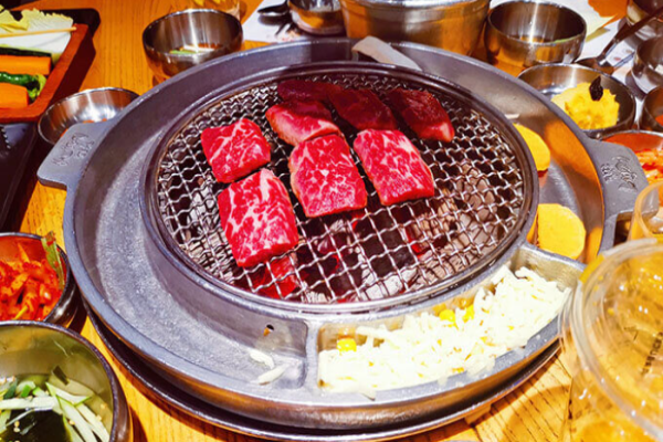 钱占里原味烤肉加盟