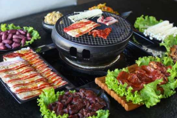 八大齐烤肉加盟