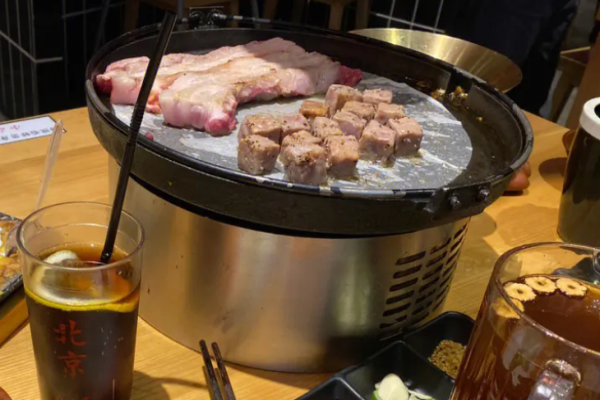 八大齐烤肉加盟