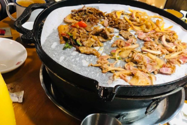 聚福牛九烤肉加盟