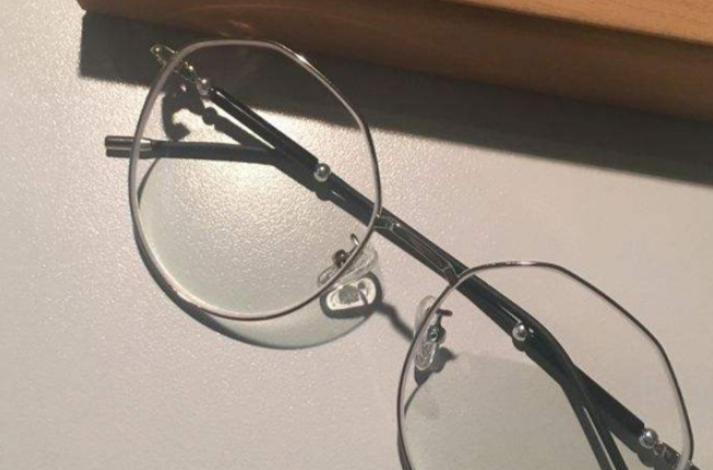 陌泰眼镜加盟