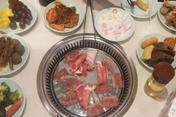 汉斯特自助烤肉加盟