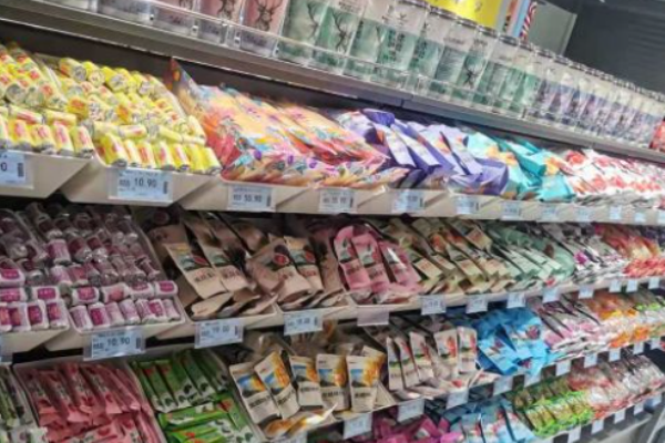 渝尚优优全球零食加盟