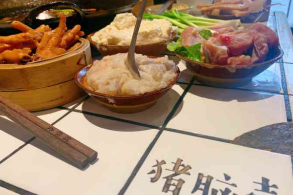 猪脑壳老火锅加盟