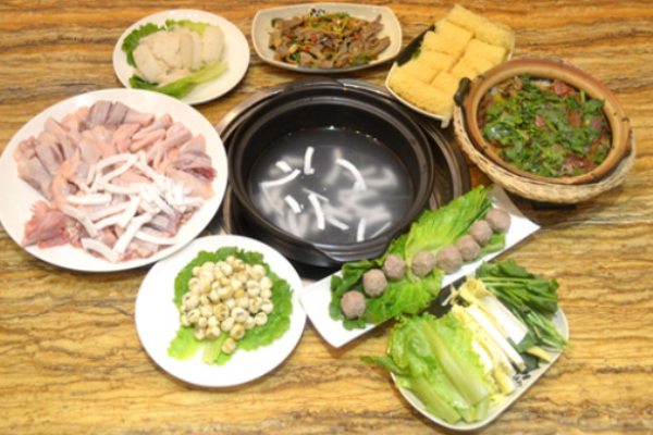 凤凰四季椰子鸡加盟