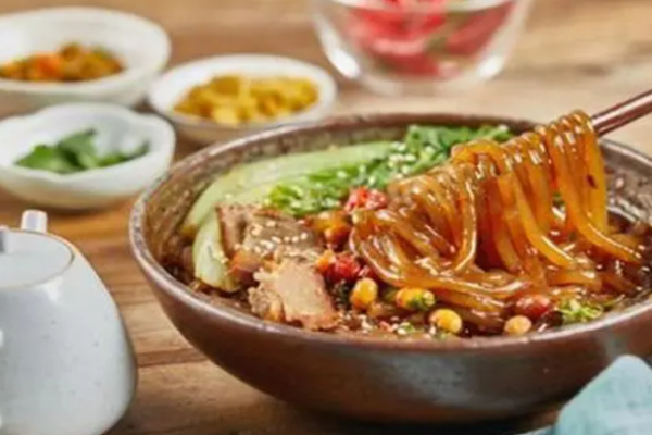 粉校长泡菜酸辣粉加盟