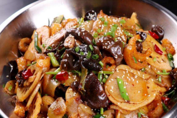 小龙菇麻辣香锅加盟费多少?
