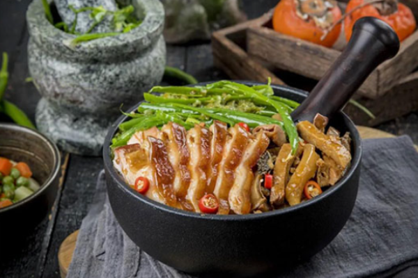 资食青年擂椒拌饭加盟