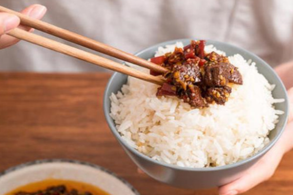良牛鲜定牛肉酱拌饭加盟