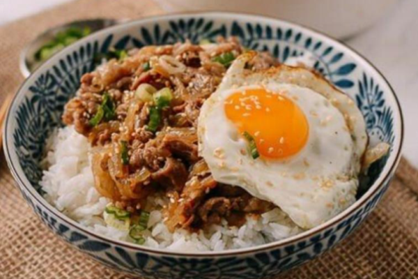 酒桃将牛大碗拌饭加盟